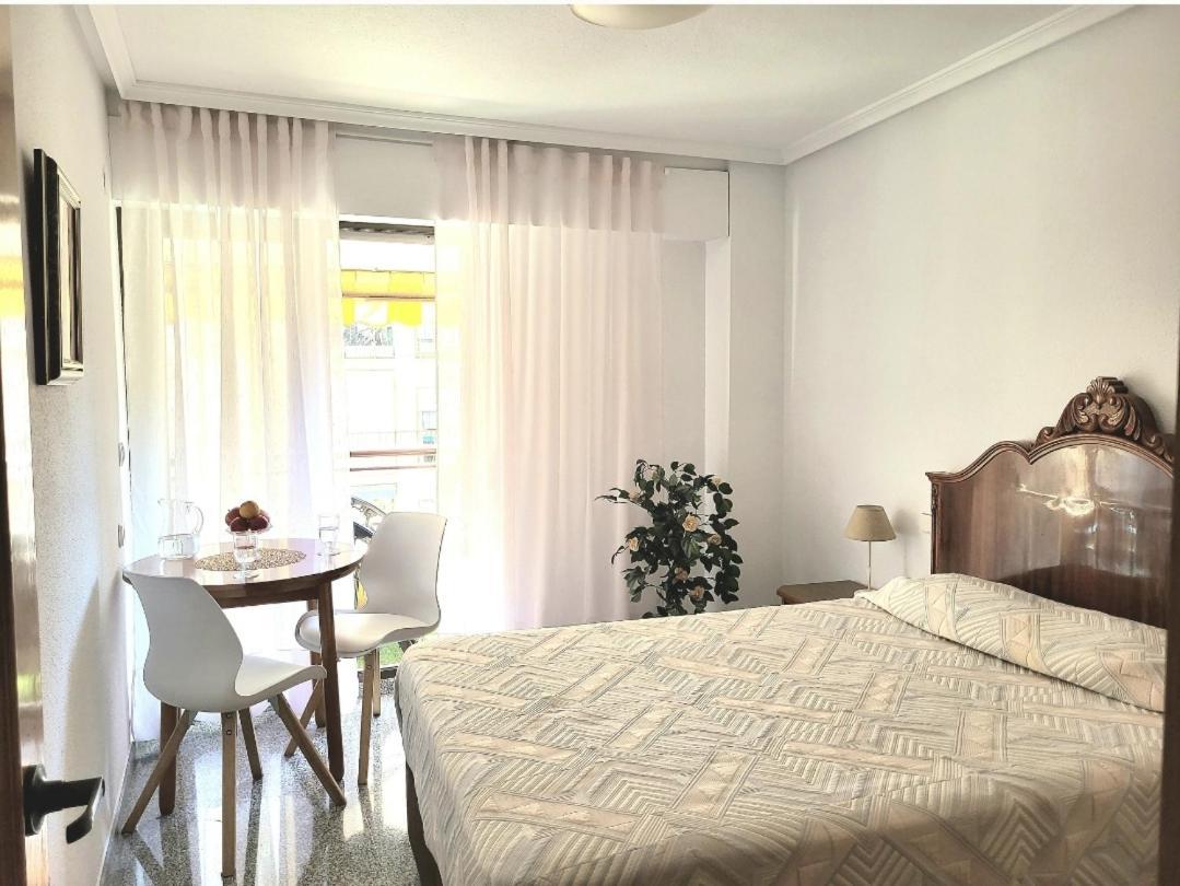 Amistosa, Habitacion Con Balcon, Alicante, Playa, Centro, Rambla, Mercado Apartment Luaran gambar